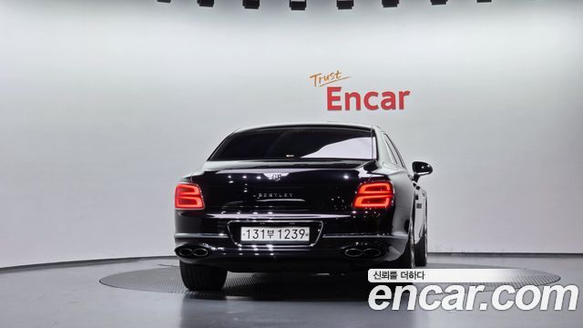 Bentley Flying Spur 2022 — photo 4