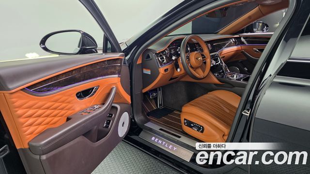 Bentley Flying Spur 2022 — photo 10