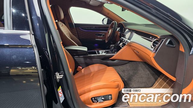 Bentley Flying Spur 2022 — photo 11