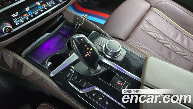 BMW 5-Series 2022 — photo 12