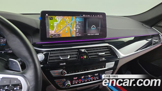 BMW 5-Series 2022 — photo 18