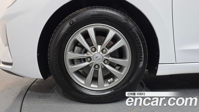 Hyundai AVANTE 2020 — photo 5