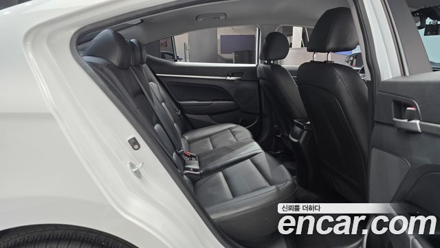Hyundai AVANTE 2020 — photo 18