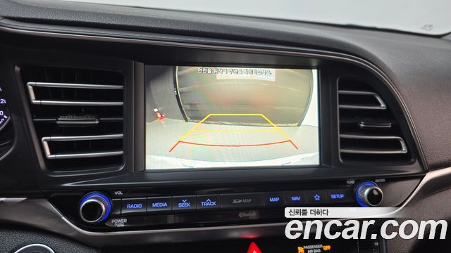 Hyundai AVANTE 2020 — photo 21