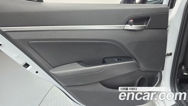 Hyundai AVANTE 2020 — photo 15
