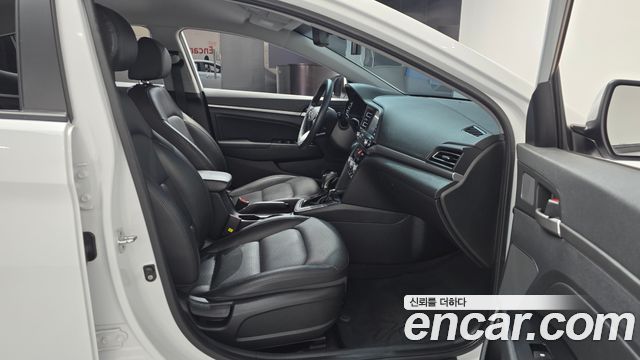 Hyundai AVANTE 2020 — photo 16