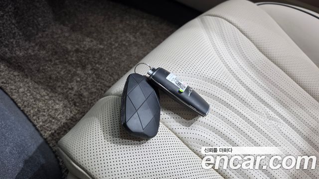 Genesis G80 2022 — photo 21