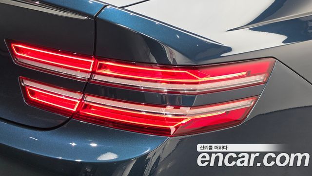 Genesis G80 2022 — photo 9