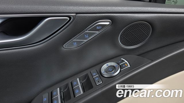 Genesis G80 2022 — photo 36
