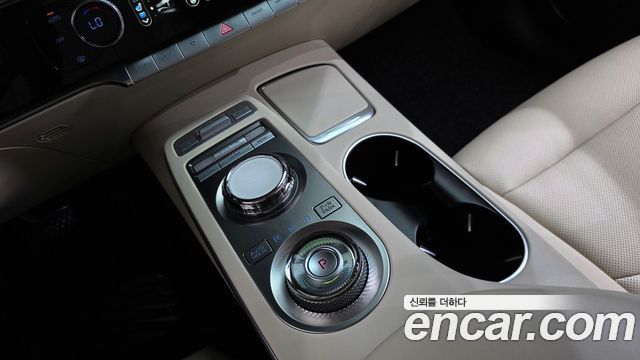 Genesis GV70 2021 — photo 12