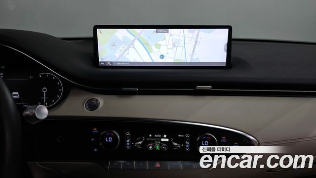 Genesis GV70 2021 — photo 18