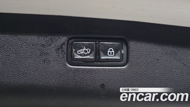 Genesis GV70 2021 — photo 21