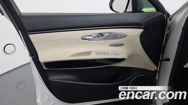Genesis GV70 2021 — photo 14