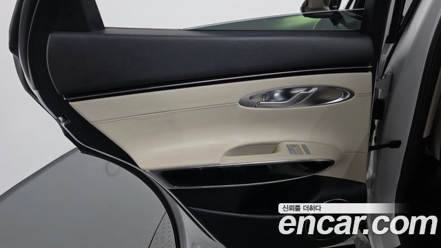 Genesis GV70 2021 — photo 15