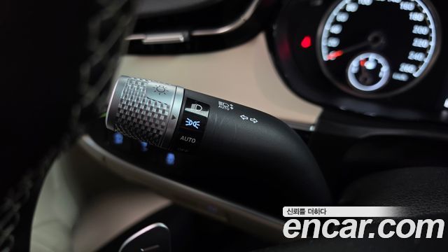 Genesis GV70 2021 — photo 29
