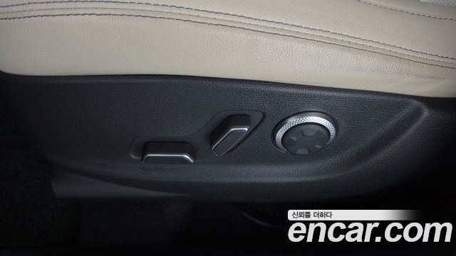 Genesis GV70 2021 — photo 31