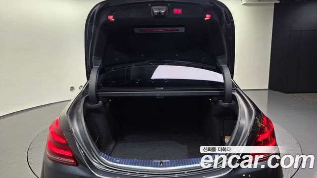 Mercedes-Benz S-Class 2020 — photo 26