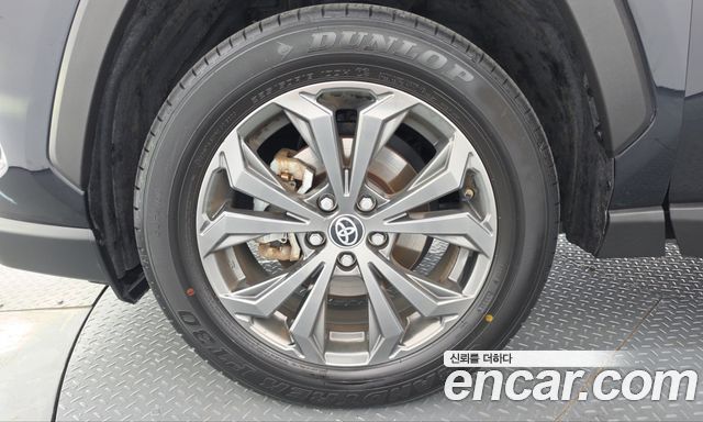 Toyota RAV4 2025 — photo 5