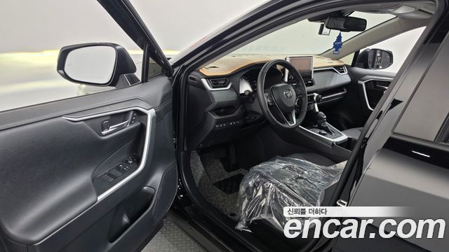 Toyota RAV4 2025 — photo 13