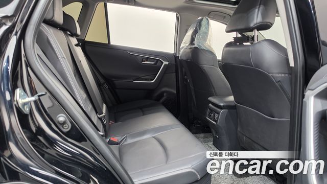 Toyota RAV4 2025 — photo 17