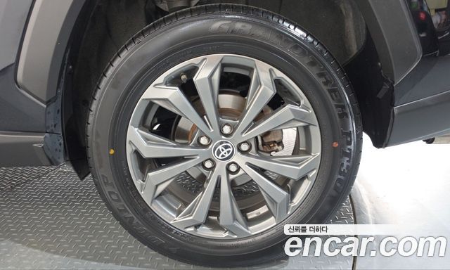 Toyota RAV4 2025 — photo 7