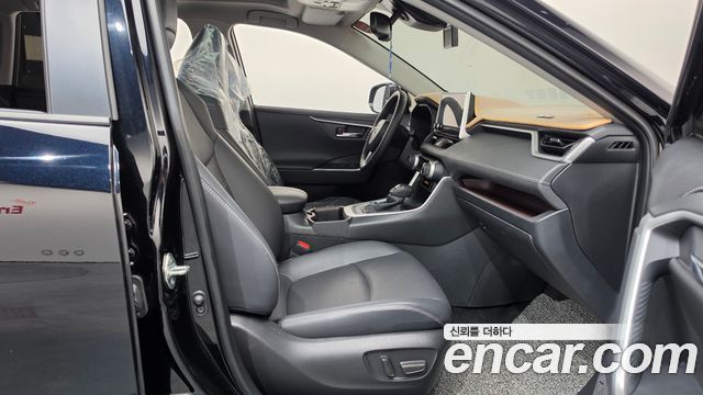 Toyota RAV4 2025 — photo 16