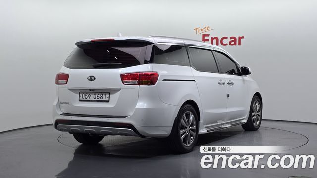 Kia Canival 2017 — photo 2