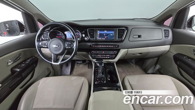 Kia Canival 2017 — photo 7