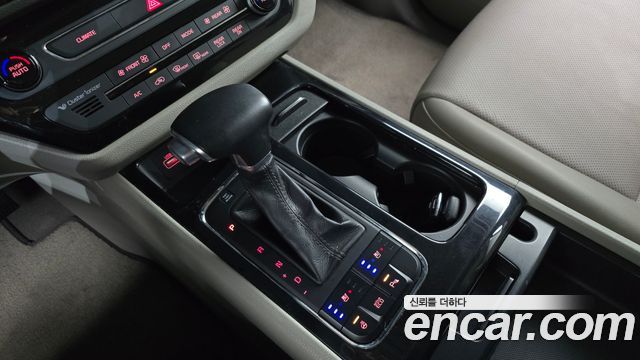 Kia Canival 2017 — photo 9