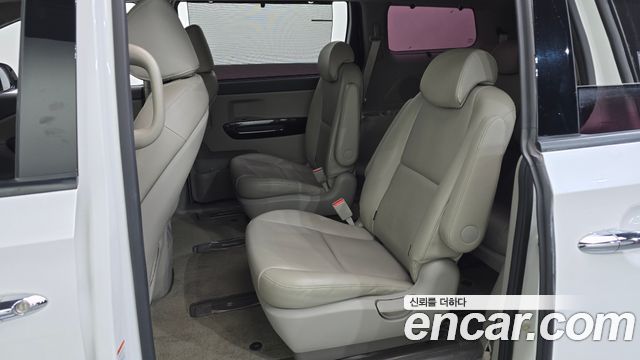 Kia Canival 2017 — photo 11