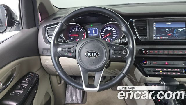 Kia Canival 2017 — photo 13