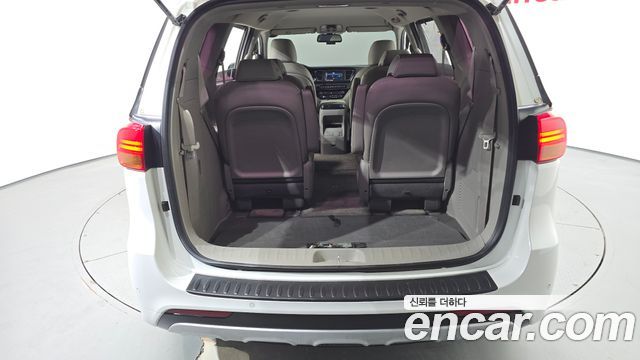 Kia Canival 2017 — photo 18