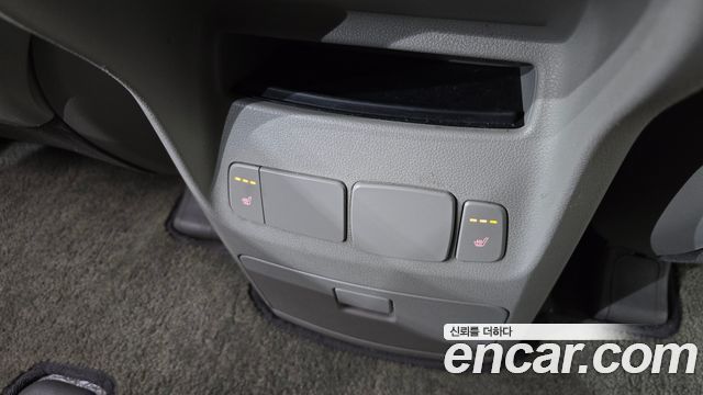 Kia Canival 2017 — photo 19
