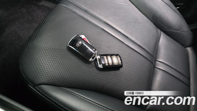 Kia K9 2014 — photo 23