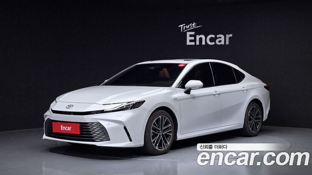 Toyota Camry 2025 — photo 1