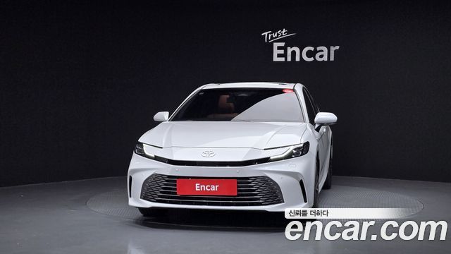 Toyota Camry 2025 — photo 3