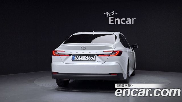 Toyota Camry 2025 — photo 4