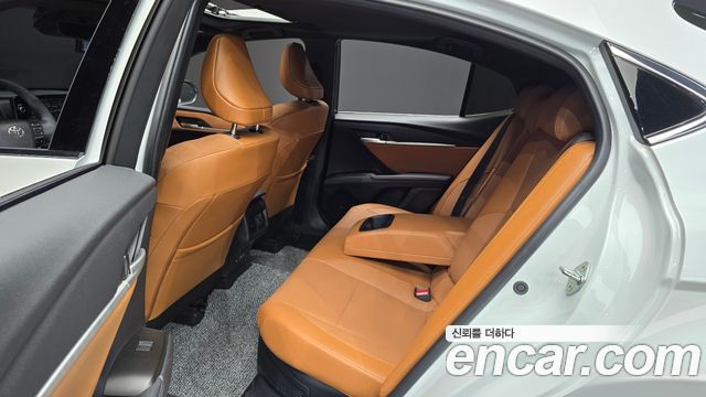Toyota Camry 2025 — photo 17