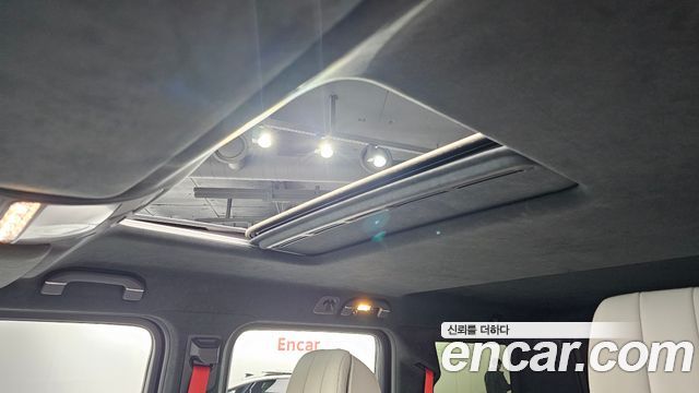 Mercedes-Benz G-Class 2023 — photo 19