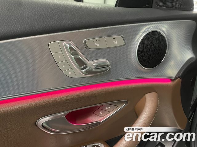 Mercedes-Benz E-Class 2020 — photo 7