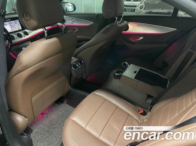 Mercedes-Benz E-Class 2020 — photo 8