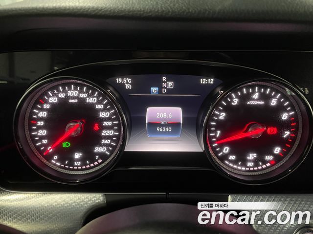 Mercedes-Benz E-Class 2020 — photo 9