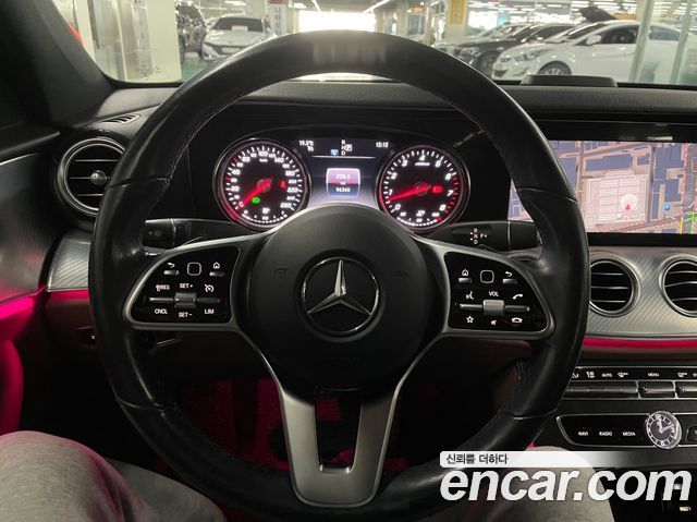 Mercedes-Benz E-Class 2020 — photo 10