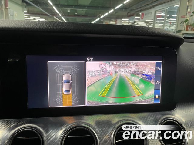 Mercedes-Benz E-Class 2020 — photo 11