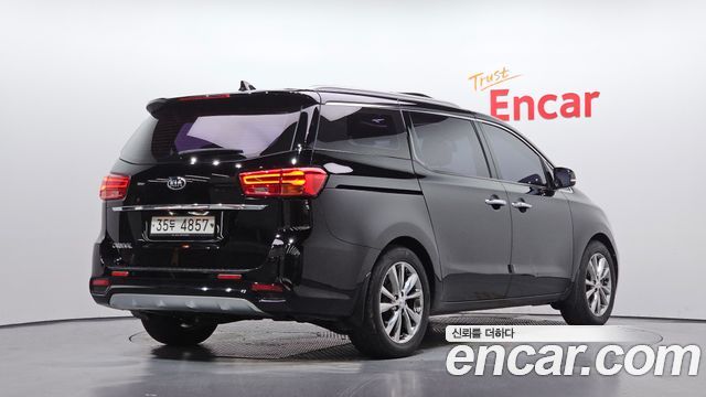 Kia Canival 2019 — photo 2