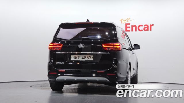 Kia Canival 2019 — photo 4