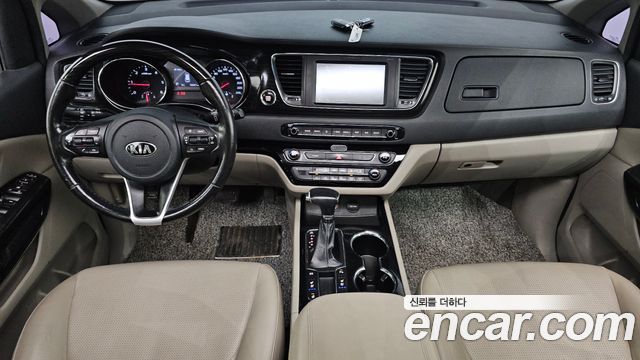 Kia Canival 2019 — photo 7