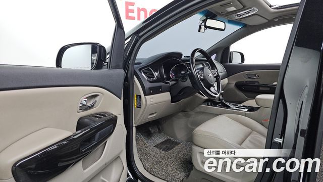 Kia Canival 2019 — photo 10