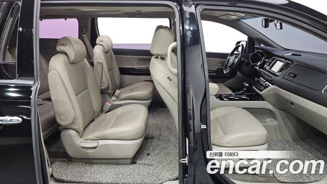 Kia Canival 2019 — photo 11