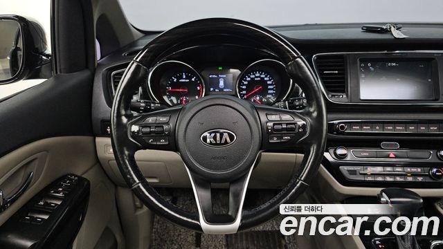 Kia Canival 2019 — photo 12